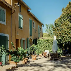 De Trévouse Hébergement de vacances Saint-Saturnin-lès-Avignon